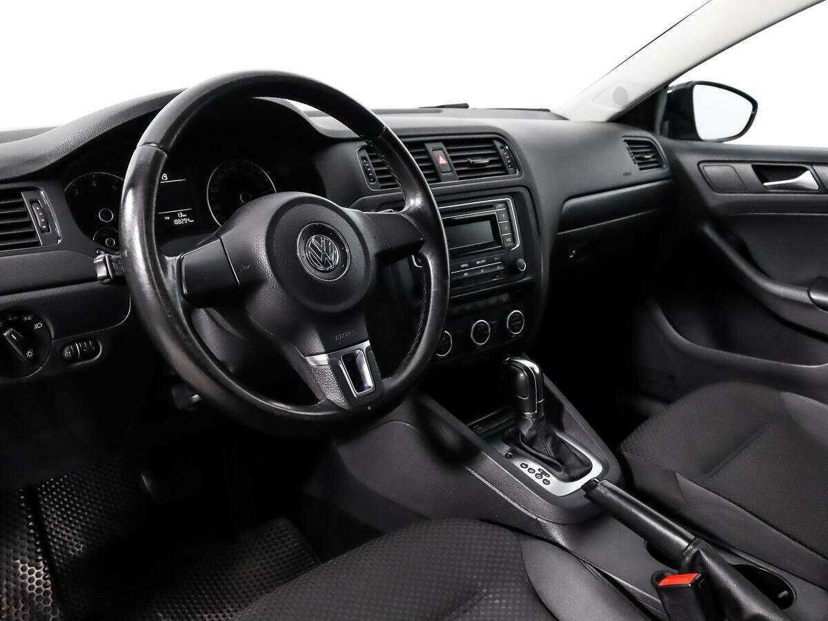 Купить Volkswagen Jetta с пробегом. Фото: #8