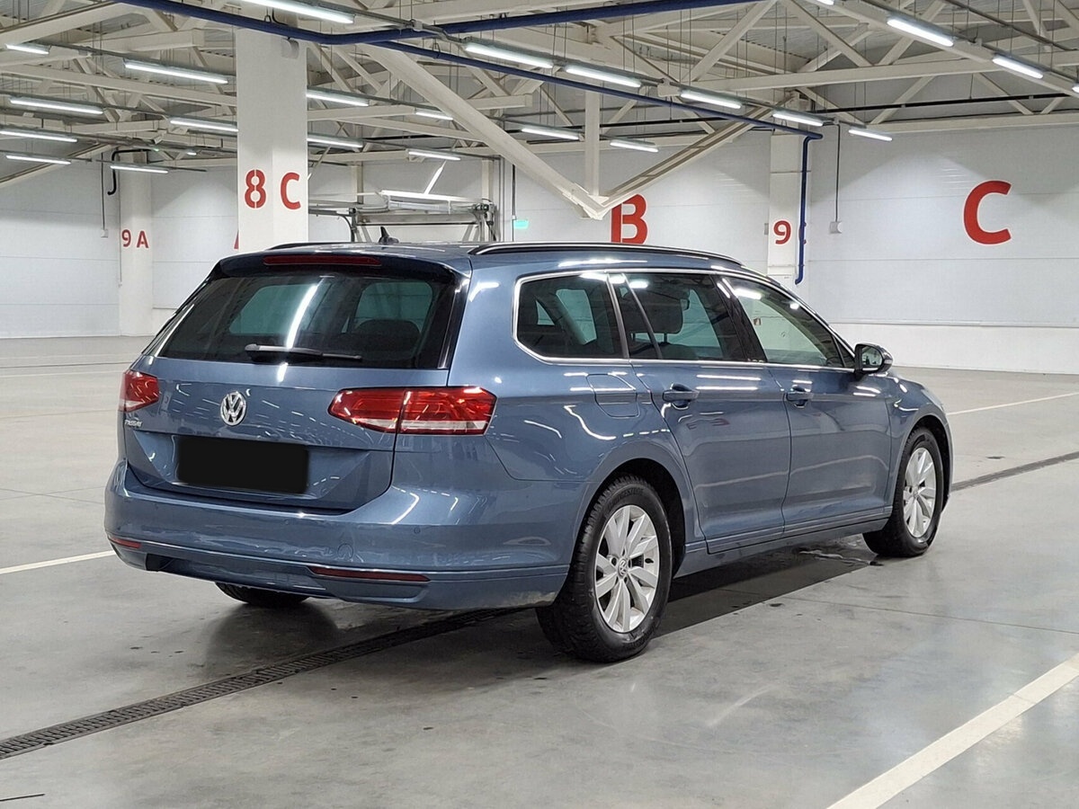 Купить Volkswagen Passat с пробегом. Фото: #4