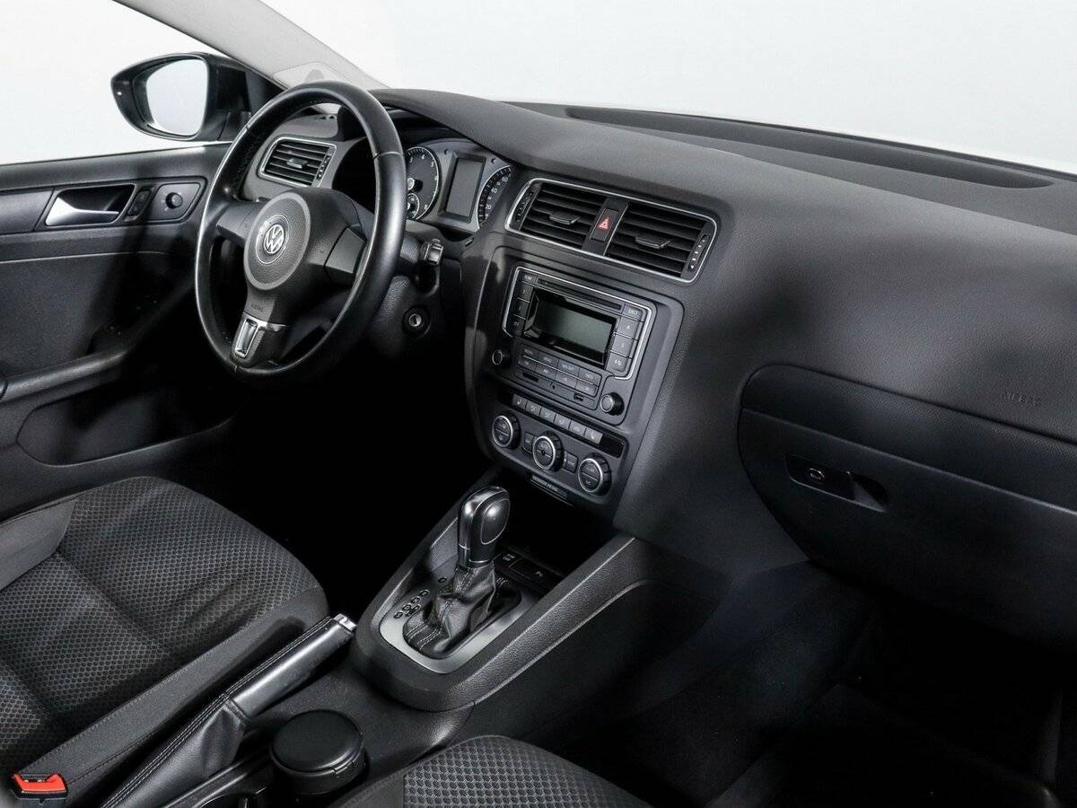 Купить Volkswagen Jetta с пробегом. Фото: #6