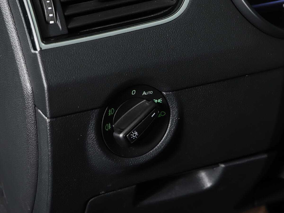 Купить Skoda Octavia с пробегом. Фото: #15