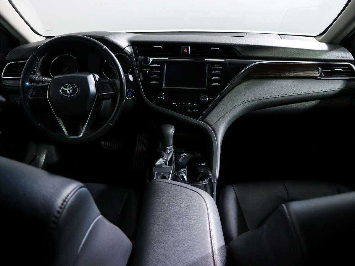 Купить Toyota Camry с пробегом. Фото: #9