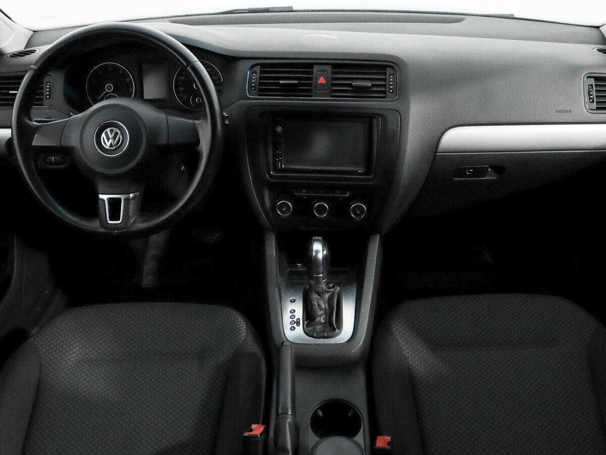 Купить Volkswagen Jetta с пробегом. Фото: #11