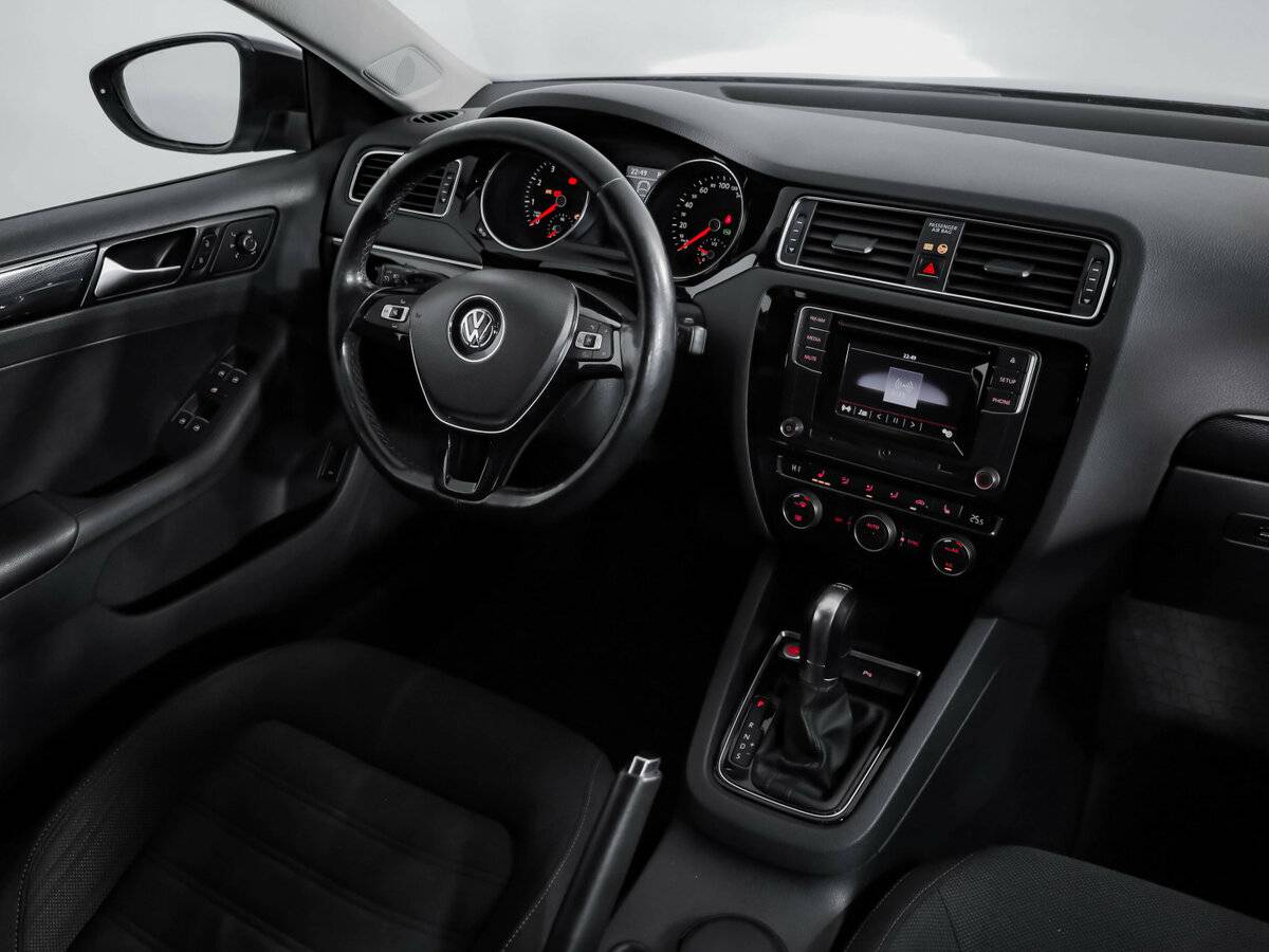 Купить Volkswagen Jetta с пробегом. Фото: #6
