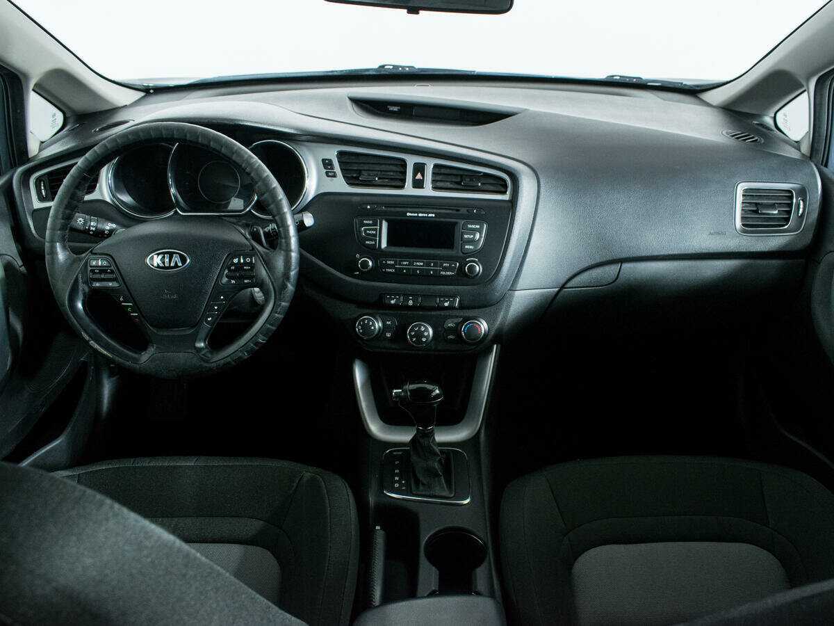 Купить Kia Ceed с пробегом. Фото: #10
