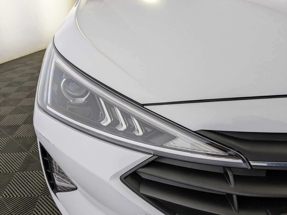 Купить Hyundai Elantra с пробегом. Фото: #10