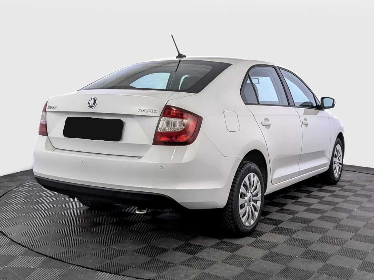 Купить Skoda Rapid с пробегом. Фото: #4