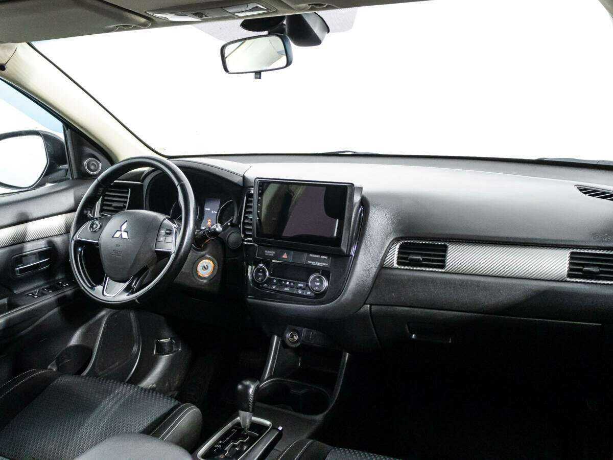 Купить Mitsubishi Outlander с пробегом. Фото: #8