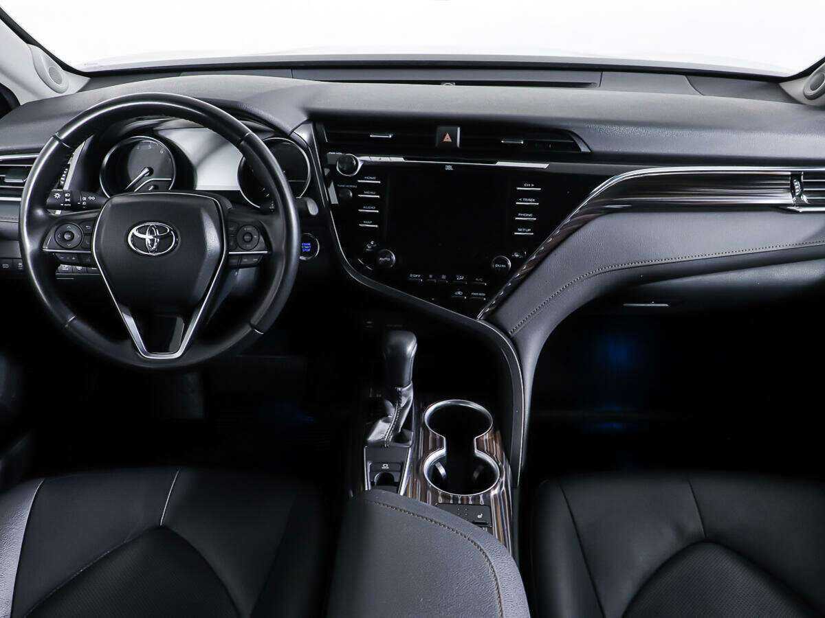 Купить Toyota Camry с пробегом. Фото: #10