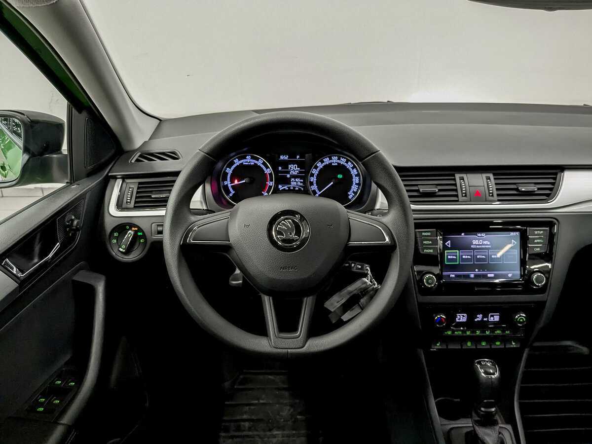 Купить Skoda Rapid с пробегом. Фото: #18