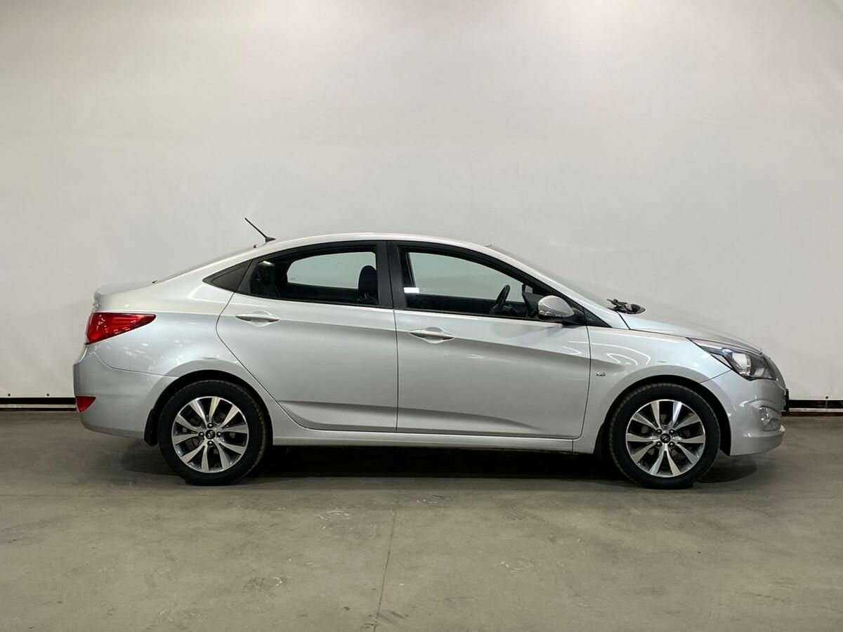 Купить Hyundai Solaris с пробегом. Фото: #3