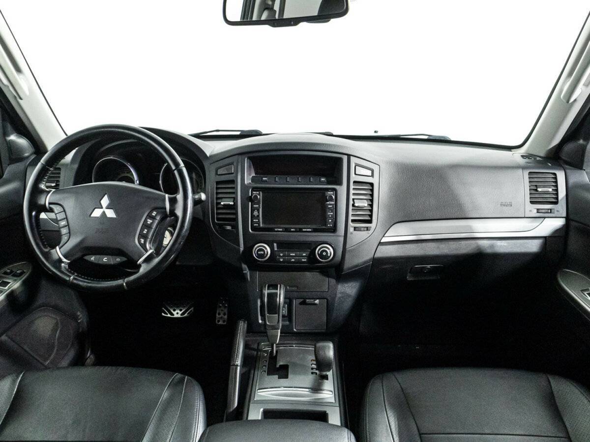Купить Mitsubishi Pajero с пробегом. Фото: #12
