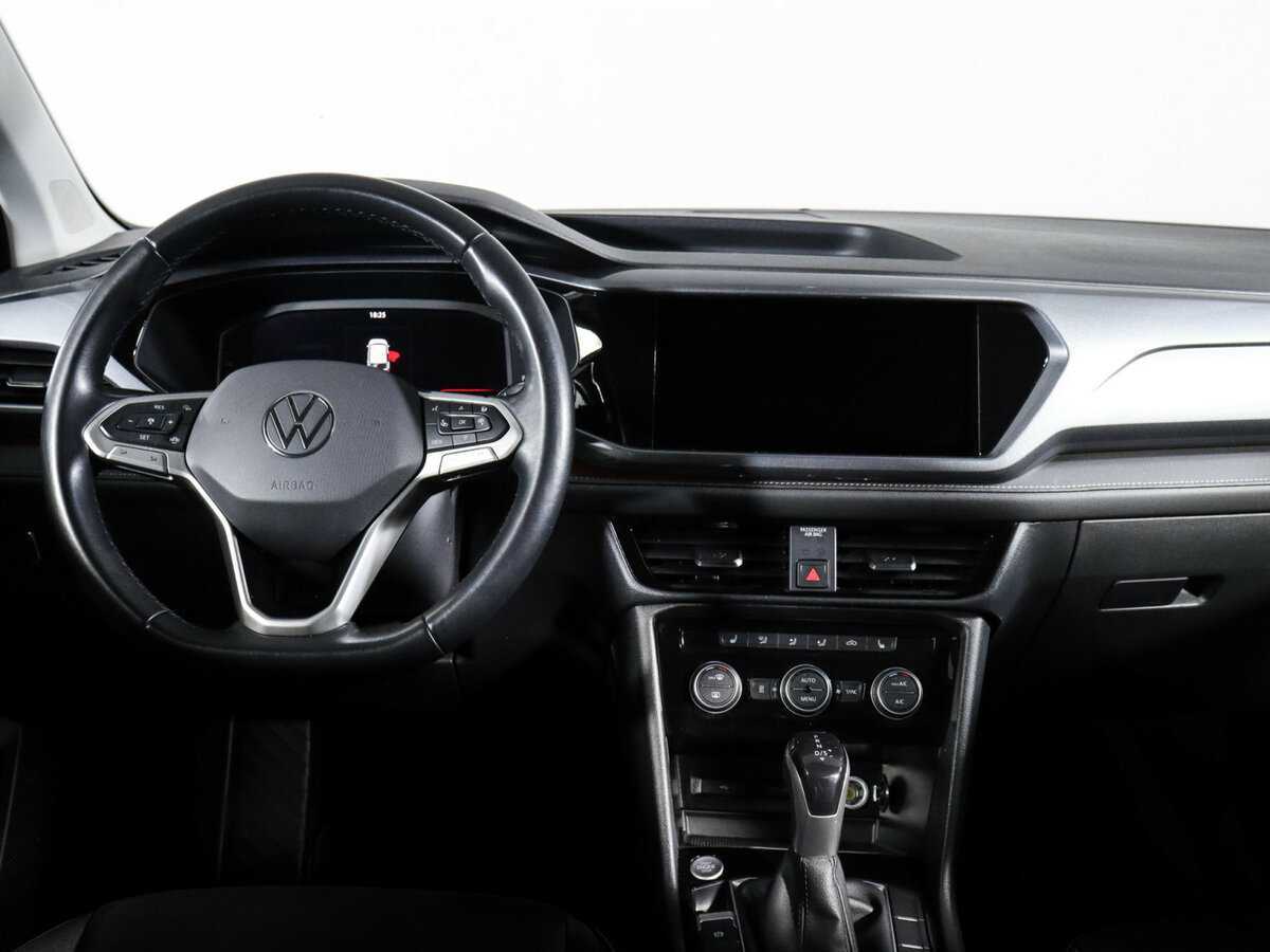 Купить Volkswagen Taos с пробегом. Фото: #8
