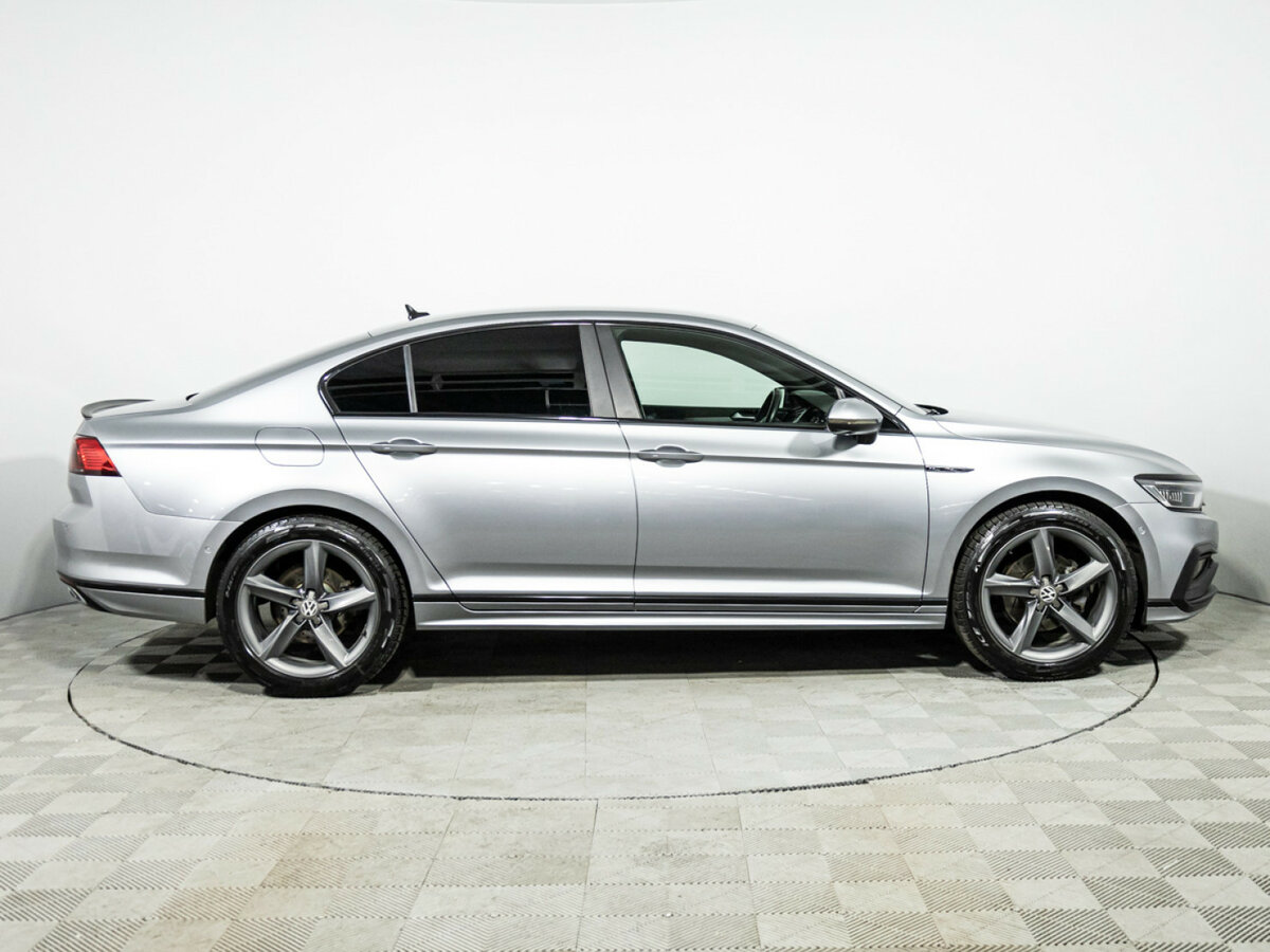 Купить Volkswagen Passat с пробегом. Фото: #3