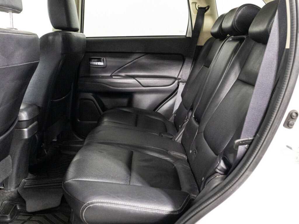 Купить Mitsubishi Outlander с пробегом. Фото: #9