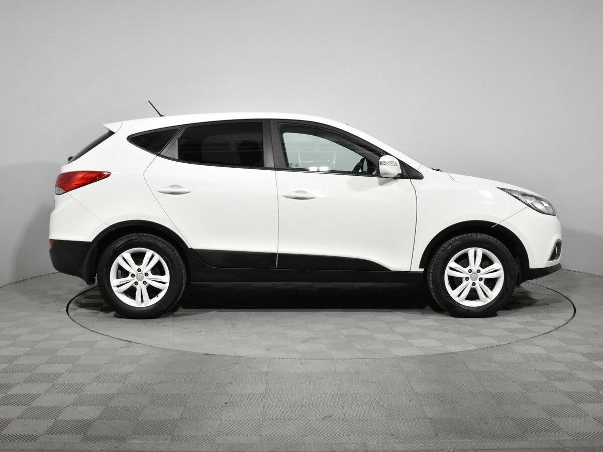 Купить Hyundai ix35 с пробегом. Фото: #3