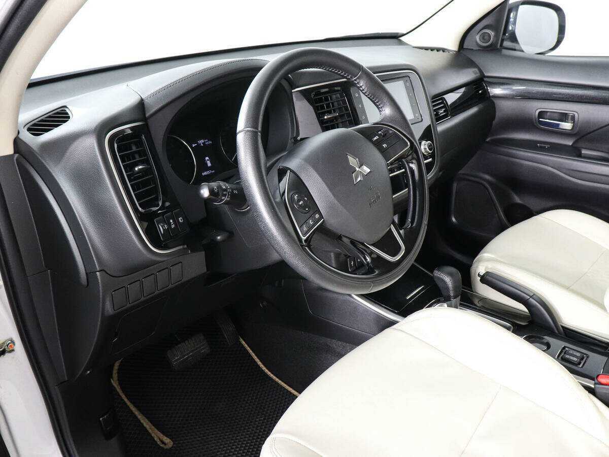 Купить Mitsubishi Outlander с пробегом. Фото: #8