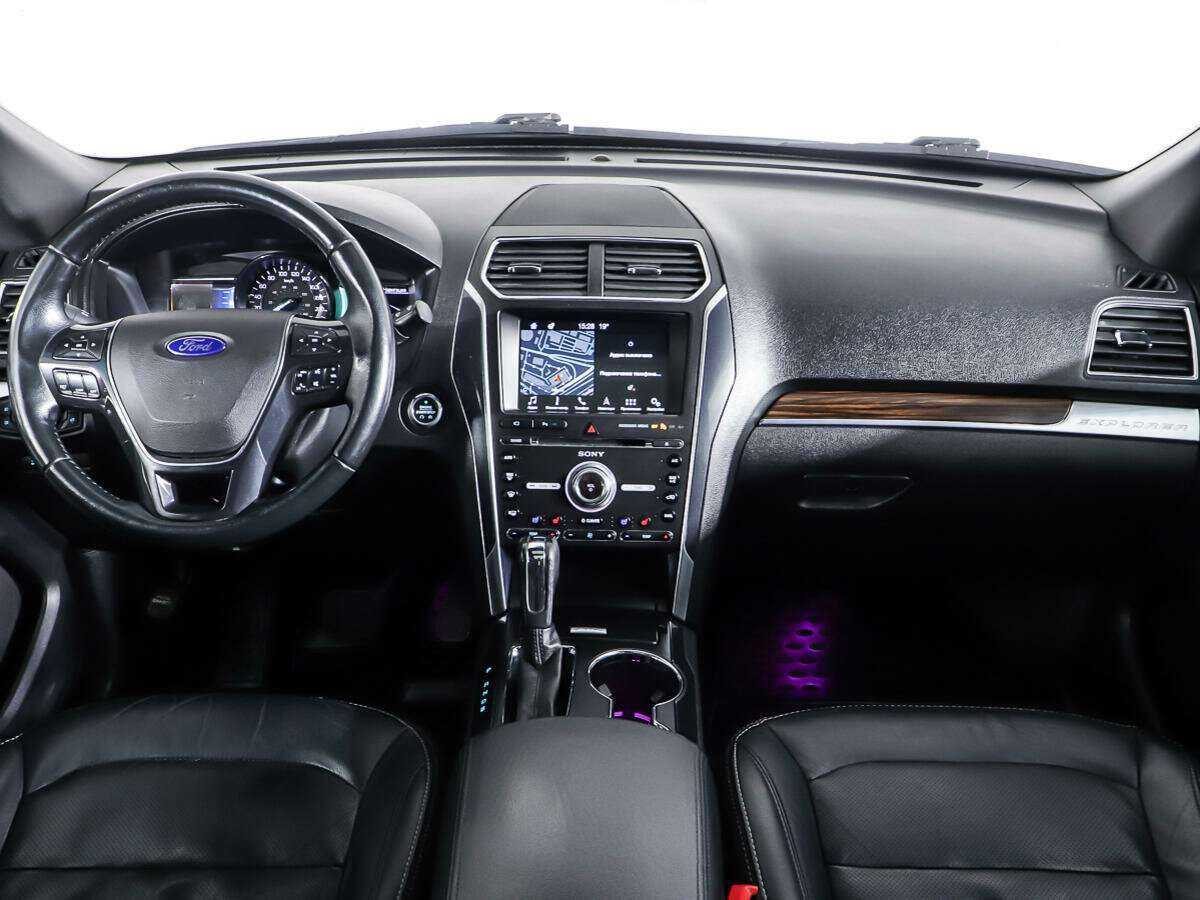 Купить Ford Explorer с пробегом. Фото: #10