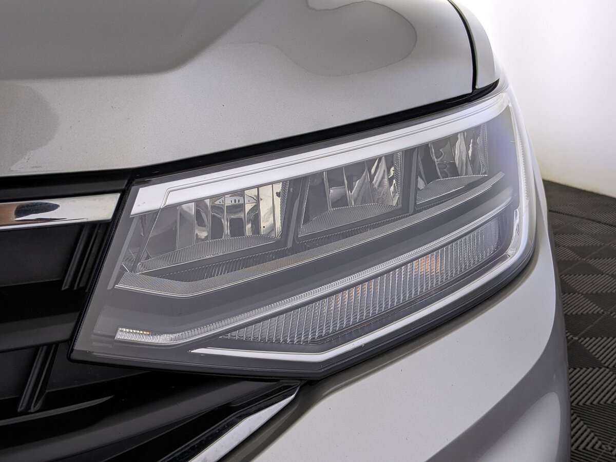 Купить Volkswagen Tiguan с пробегом. Фото: #10
