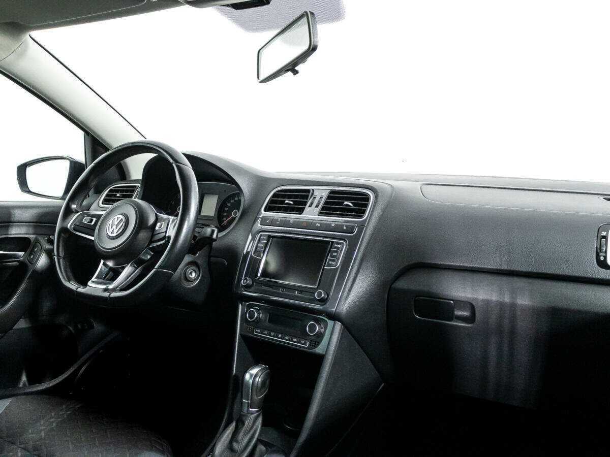 Купить Volkswagen Polo с пробегом. Фото: #8