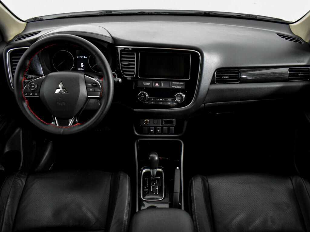 Купить Mitsubishi Outlander с пробегом. Фото: #13