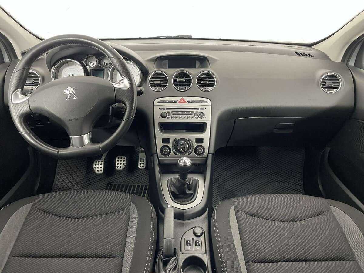 Купить Peugeot 408 с пробегом. Фото: #6