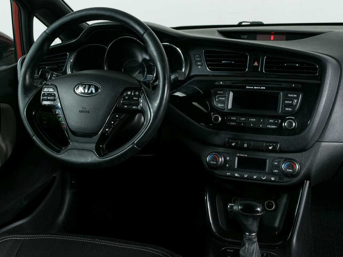 Купить Kia Ceed с пробегом. Фото: #11