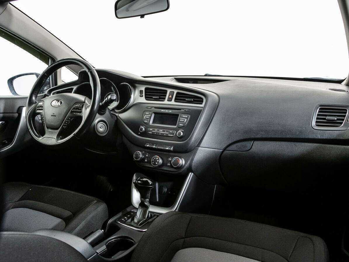Купить Kia Ceed с пробегом. Фото: #8