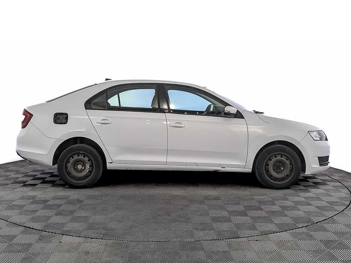 Купить Skoda Rapid с пробегом. Фото: #3
