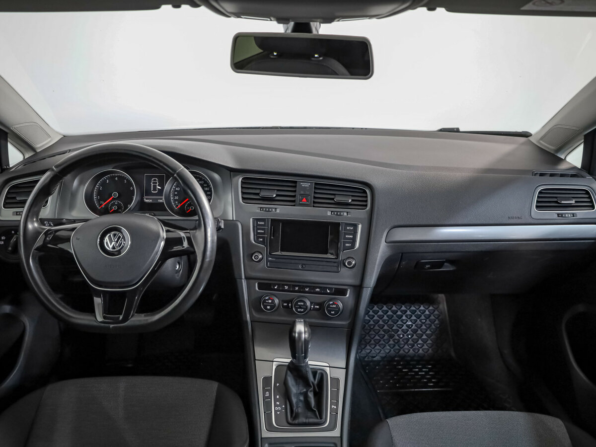 Купить Volkswagen Golf с пробегом. Фото: #7