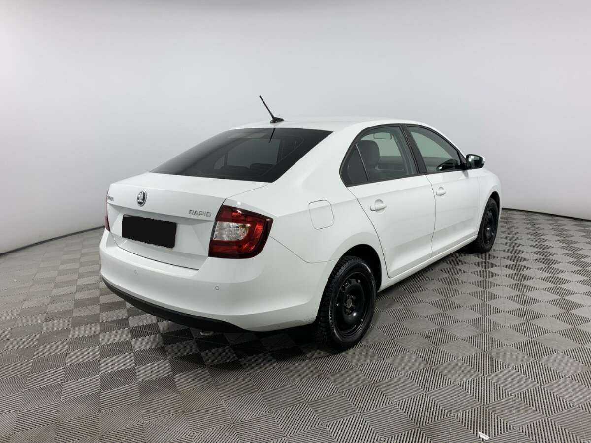 Купить Skoda Rapid с пробегом. Фото: #4