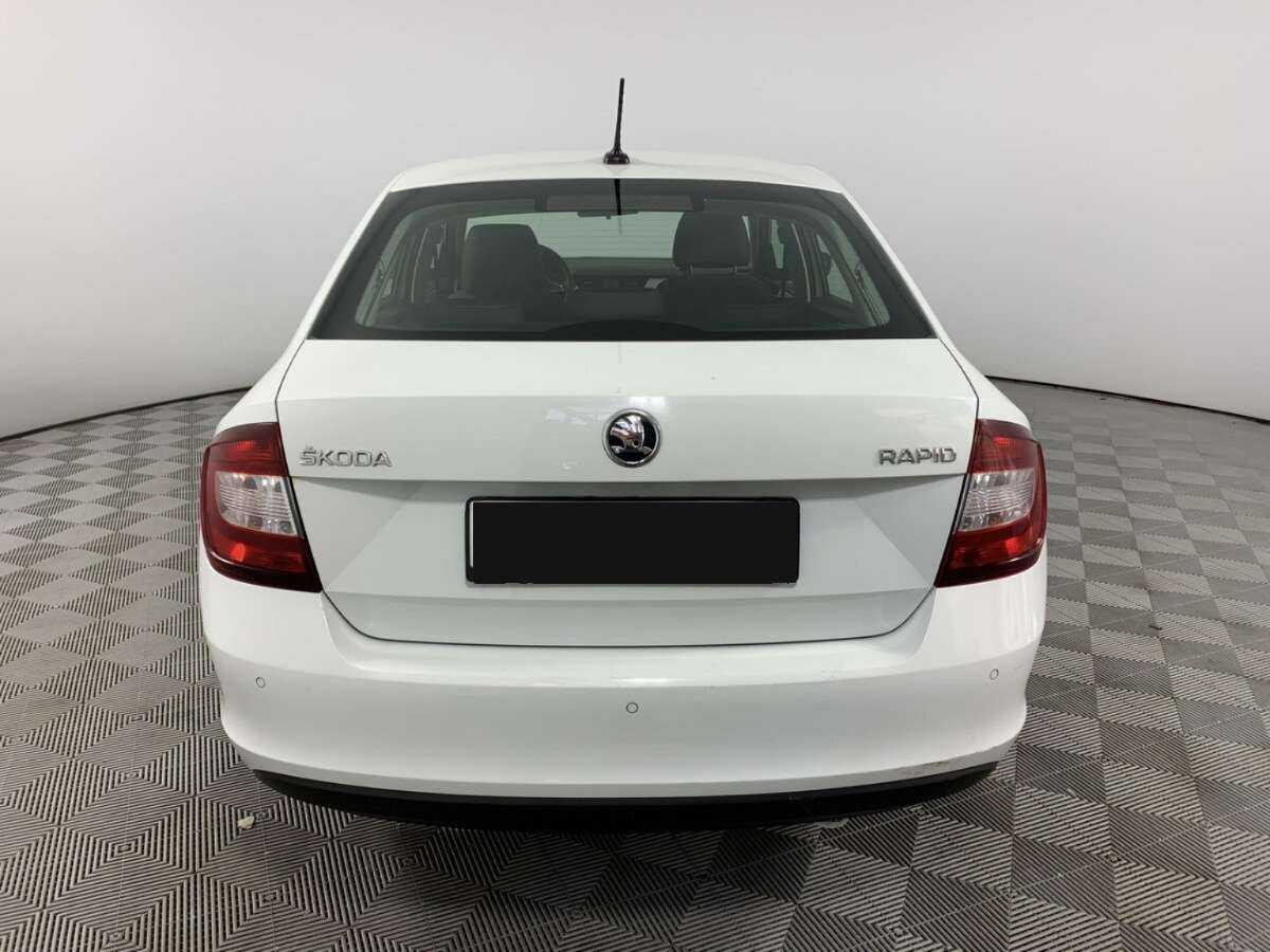 Купить Skoda Rapid с пробегом. Фото: #4