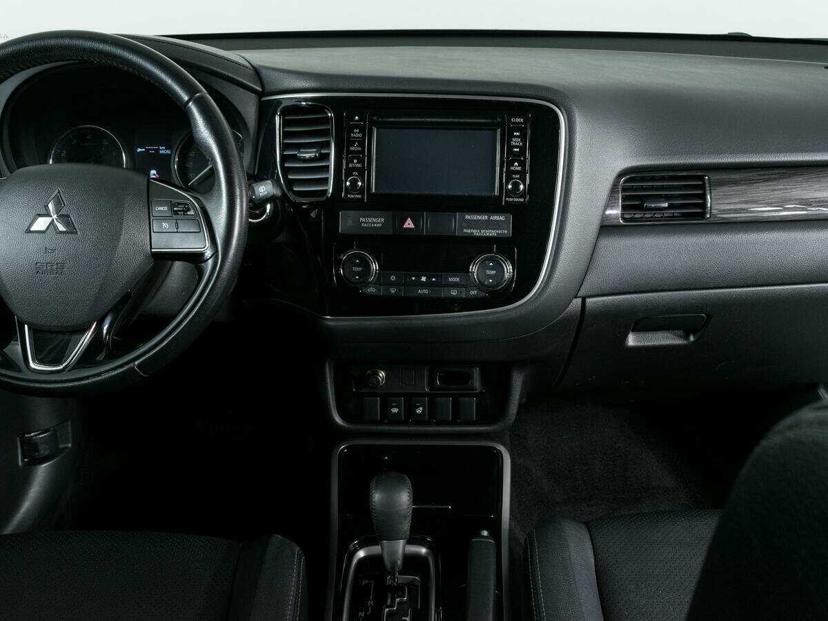 Купить Mitsubishi Outlander с пробегом. Фото: #7