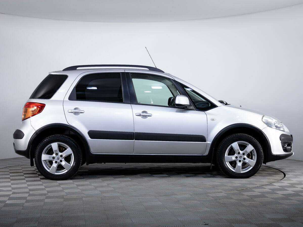 Купить Suzuki SX4 с пробегом. Фото: #2