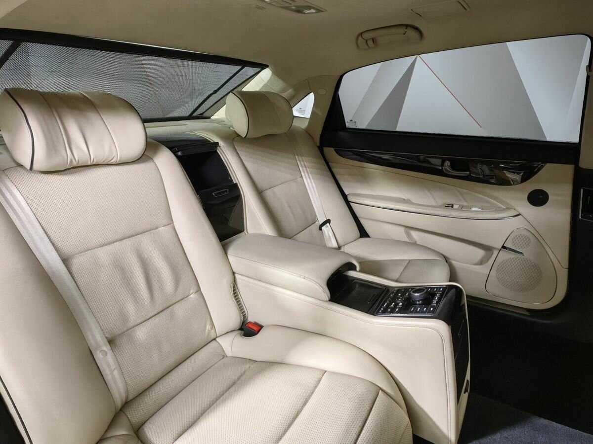 Купить Hyundai Equus с пробегом. Фото: #12