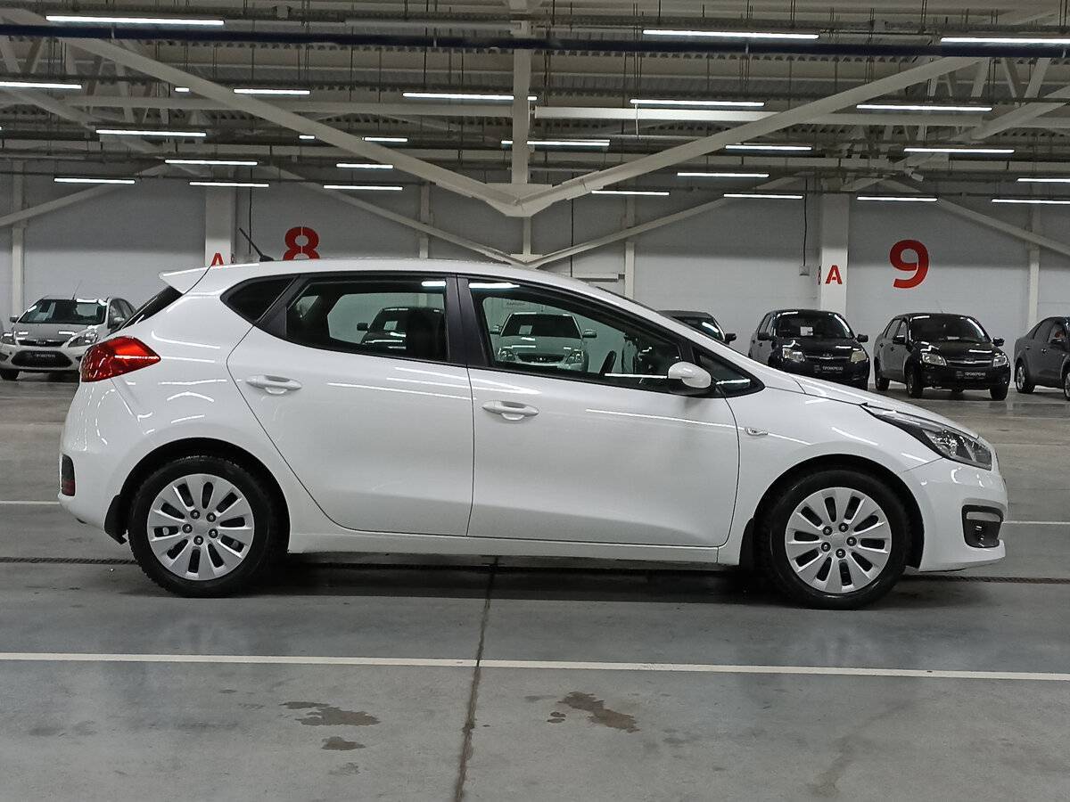 Купить Kia Ceed с пробегом. Фото: #3