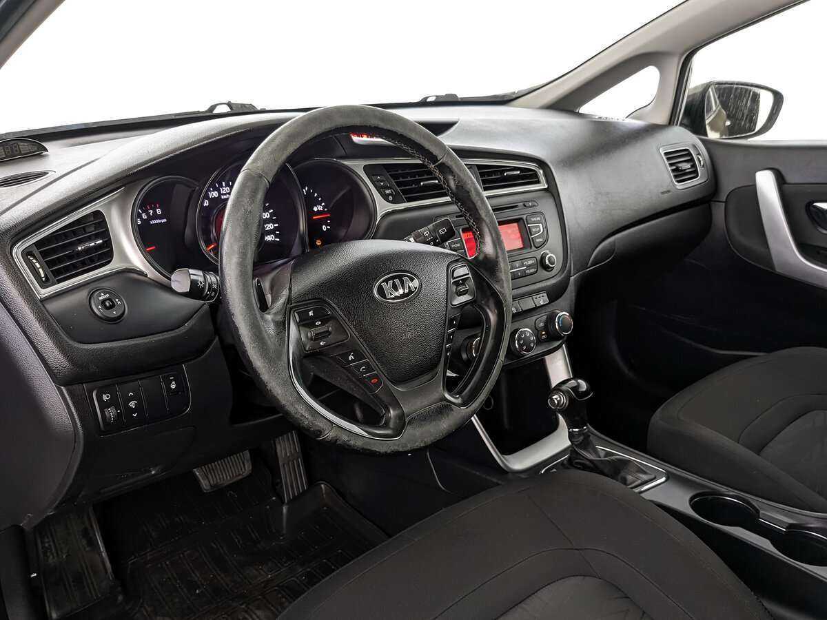 Купить Kia Ceed с пробегом. Фото: #9
