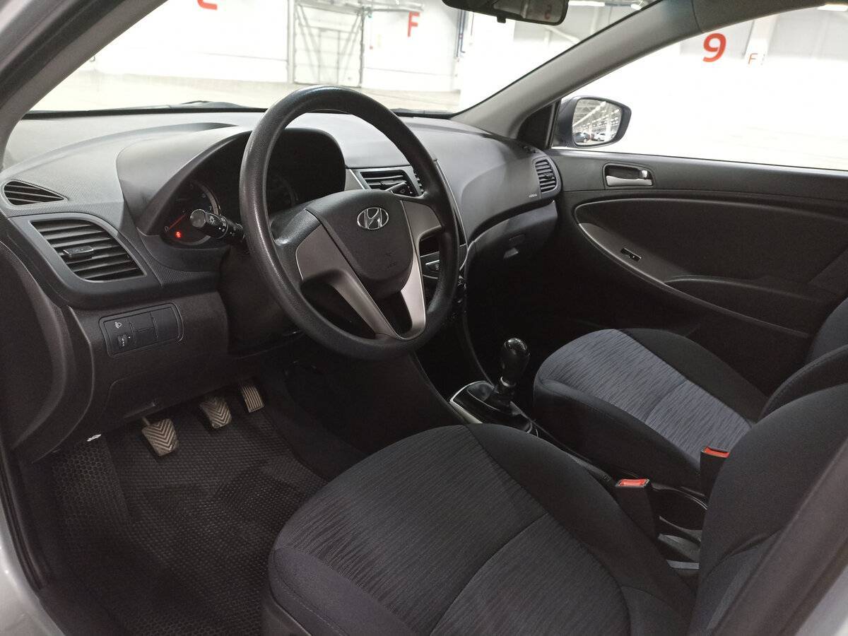 Купить Hyundai Solaris с пробегом. Фото: #15