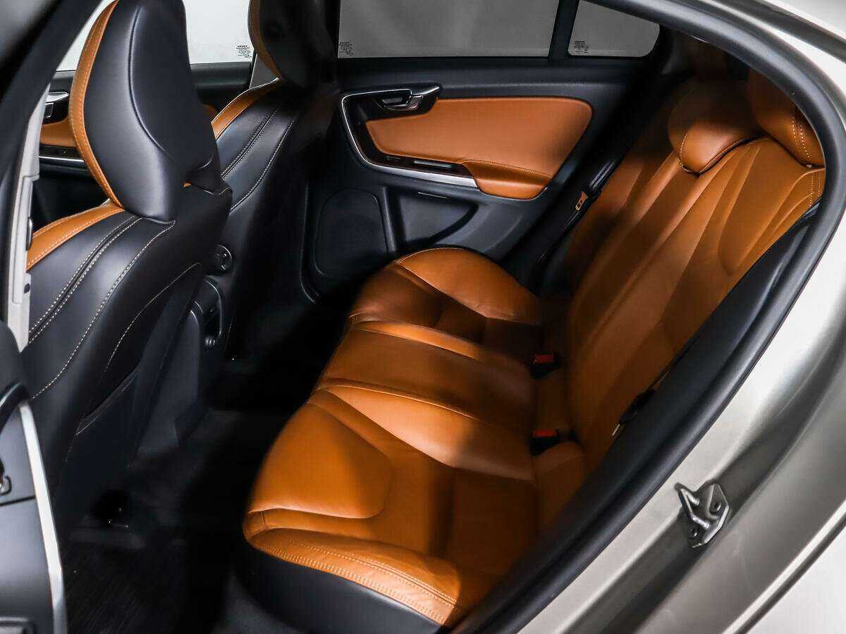 Купить Volvo S60 с пробегом. Фото: #10