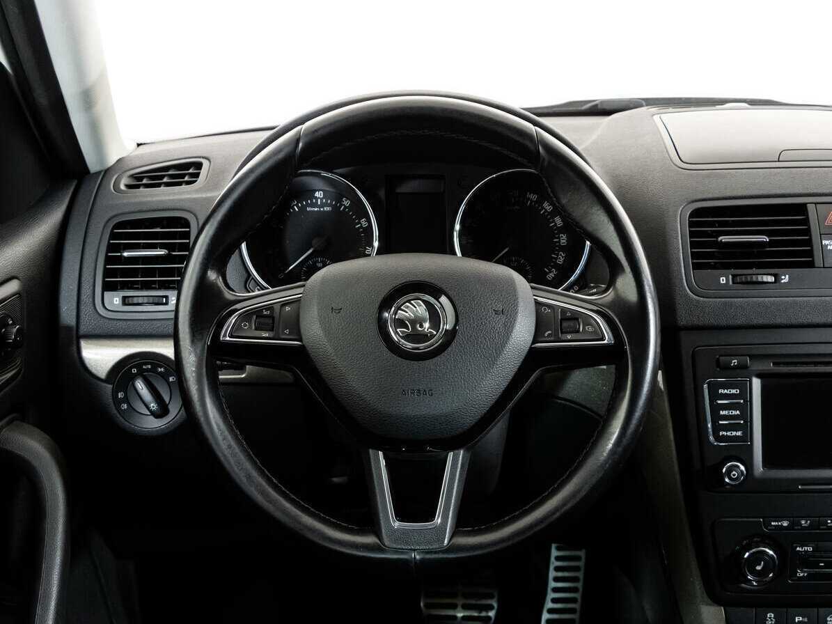 Купить Skoda Yeti с пробегом. Фото: #11
