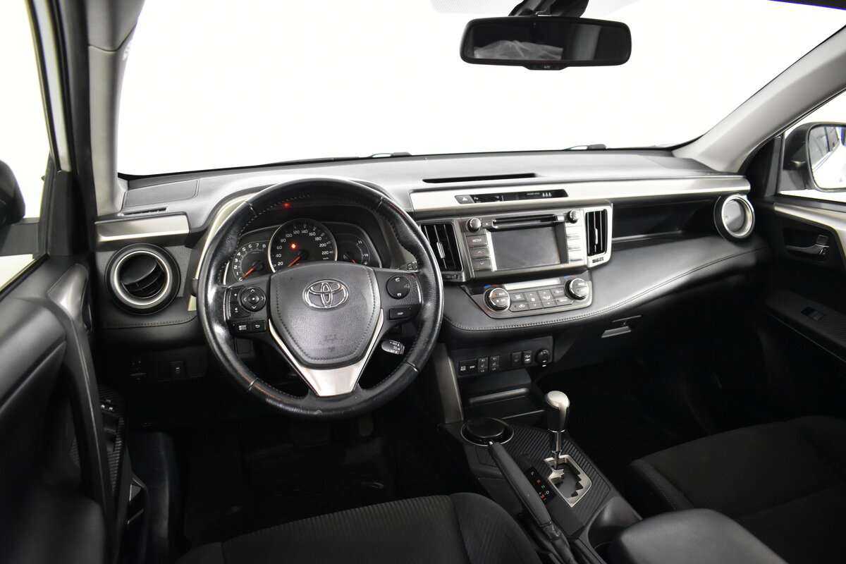 Купить Toyota RAV4 с пробегом. Фото: #10
