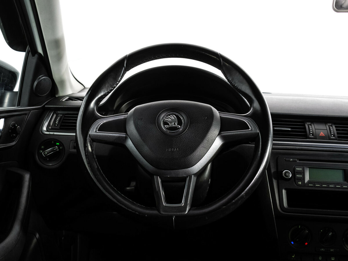 Купить Skoda Rapid с пробегом. Фото: #8