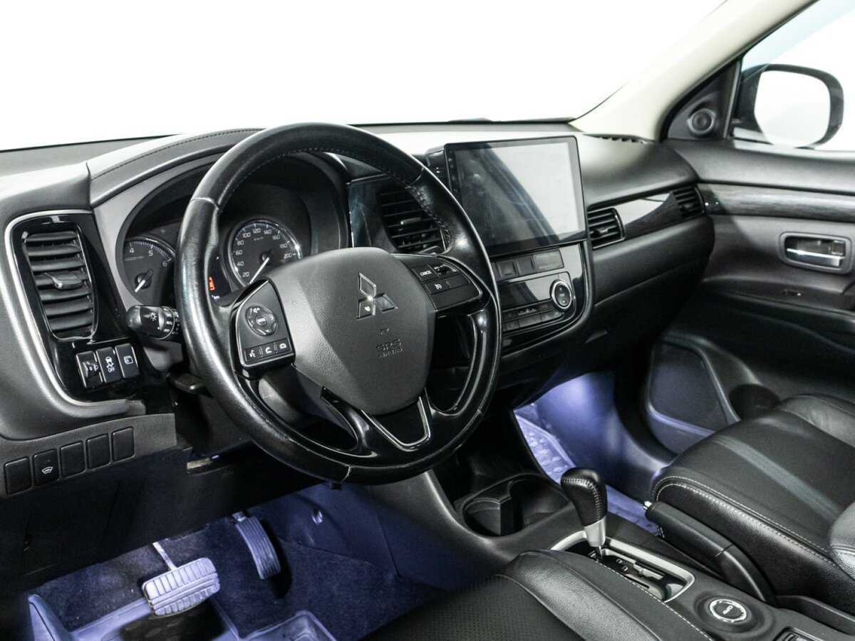 Купить Mitsubishi Outlander с пробегом. Фото: #10