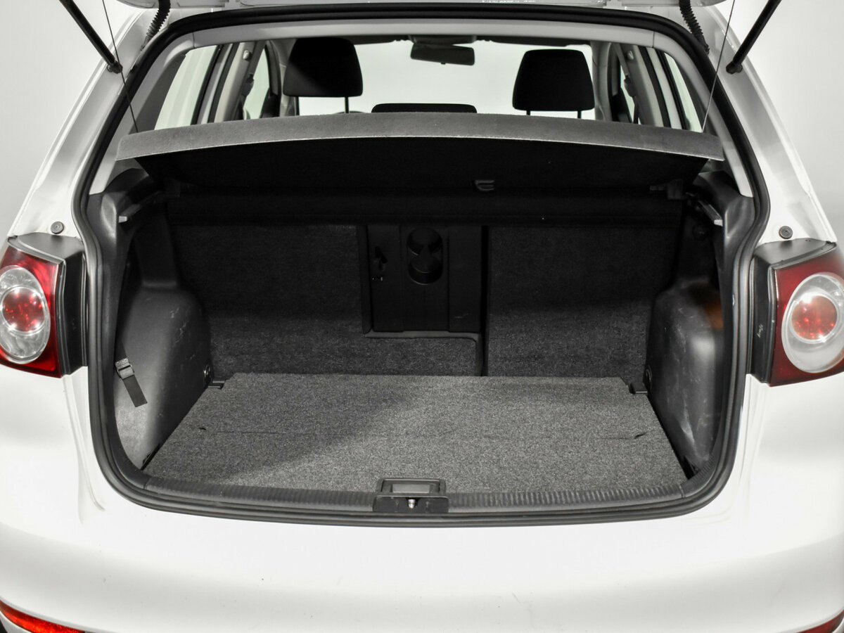Купить Volkswagen Golf Plus с пробегом. Фото: #16