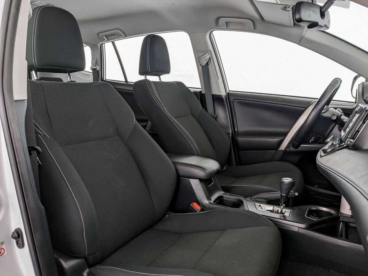 Купить Toyota RAV4 с пробегом. Фото: #18