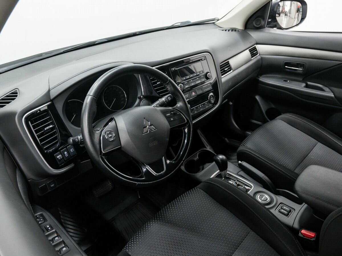 Купить Mitsubishi Outlander с пробегом. Фото: #14