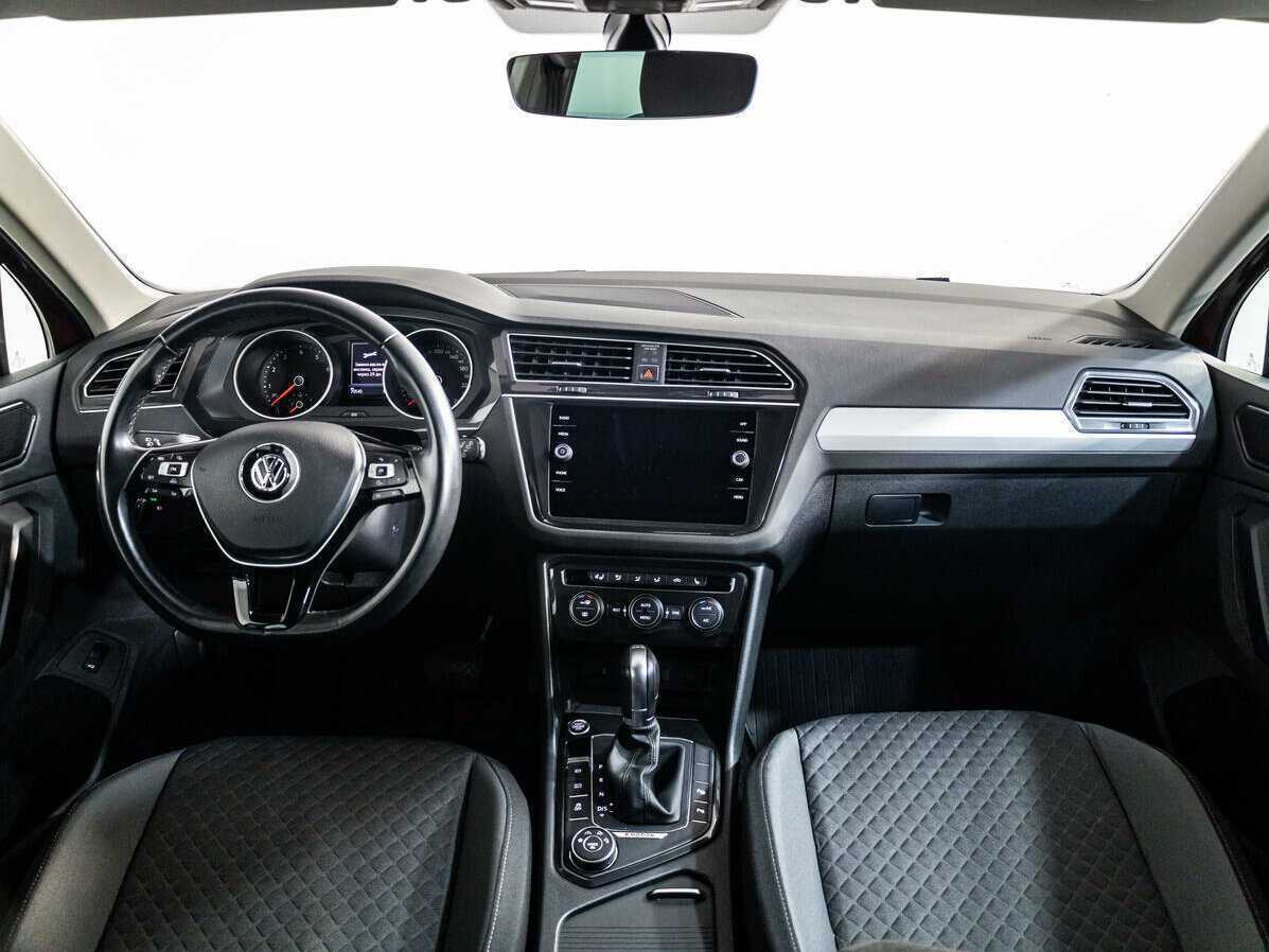 Купить Volkswagen Tiguan с пробегом. Фото: #12