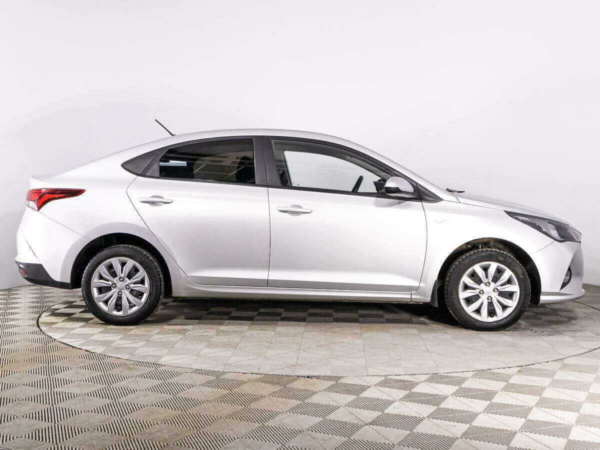 Купить Hyundai Solaris с пробегом. Фото: #3