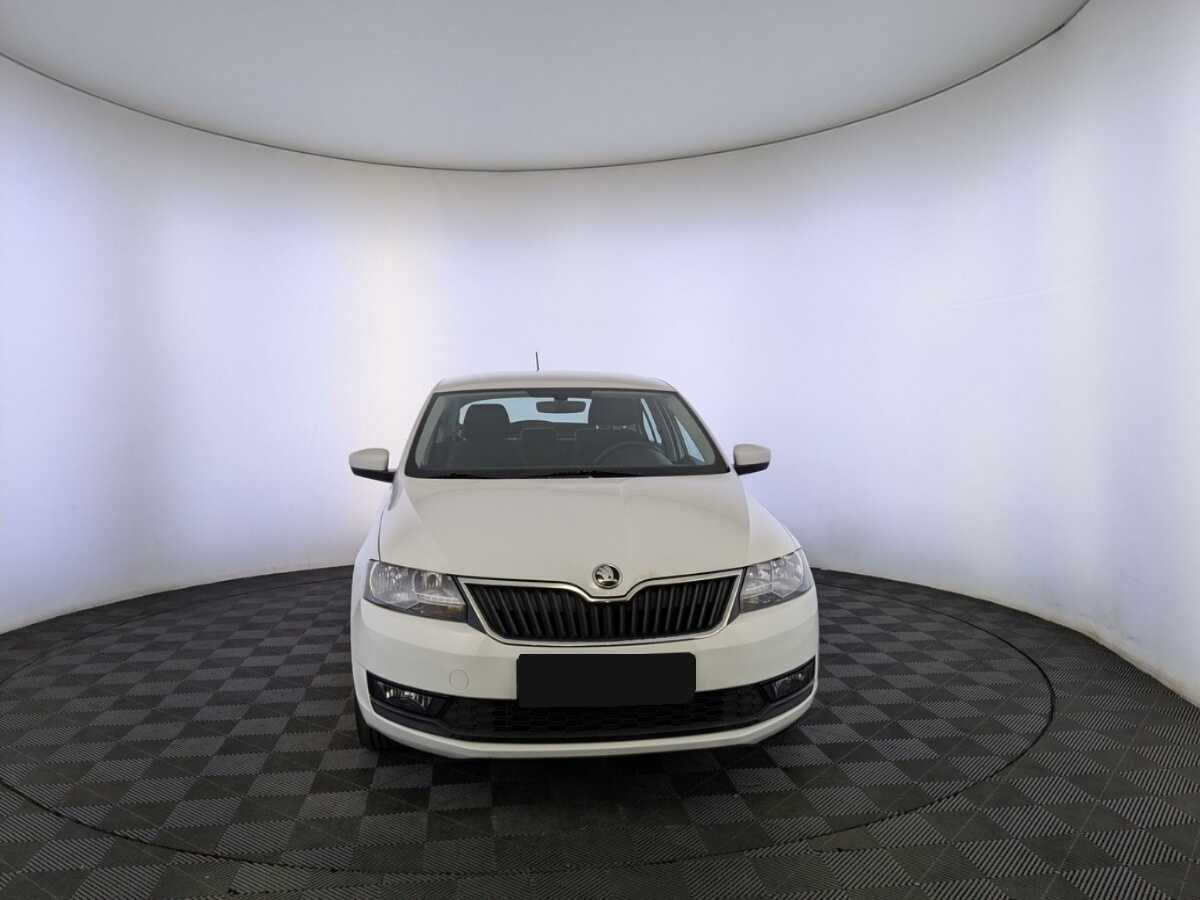 Купить Skoda Rapid с пробегом. Фото: #1