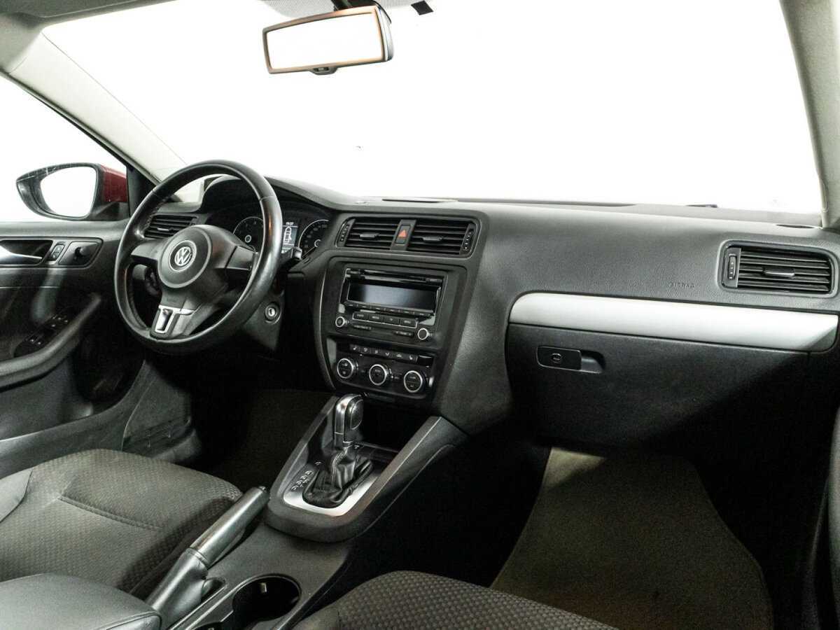 Купить Volkswagen Jetta с пробегом. Фото: #8