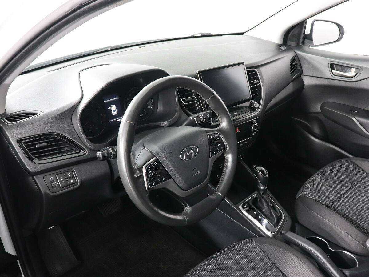 Купить Hyundai Solaris с пробегом. Фото: #8